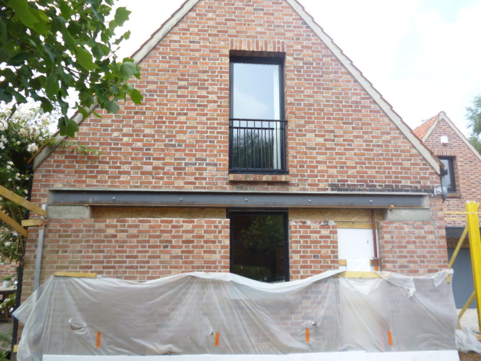 Ouverture d'une façade pour pose de baie vitrée