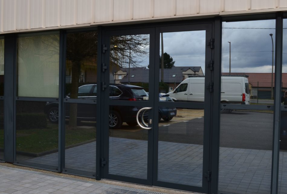 Porte aluminium gris anthracite